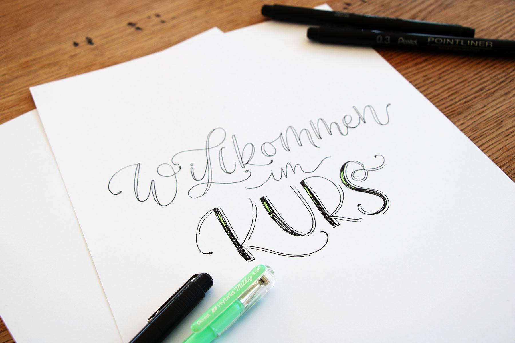 Handlettering Mit Schriftvarianten <h2>Vergünstigte Kurse</h2>
<p>Als Abonnentin und Abonnent profitieren Sie von einem Vorzugspreis für unsere inspirierenden Kurse im LandLiebe-Haus und für die Onlinekurse. Es erwartet Sie ein vielfältiges und spannendes <a href="https://www.landliebe.ch/kurse/" target="_blank" rel="noopener">Kursangebot.</a> Vergessen Sie den Alltag, und geniessen Sie kreative Stunden mit uns.</p>