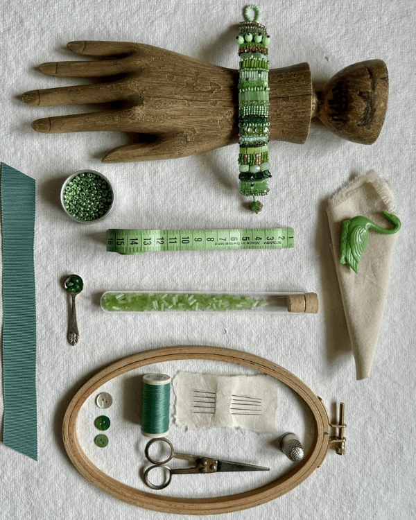 LAL – Kurse – Perlenarmband sticken Ein Perlenarmband sticken